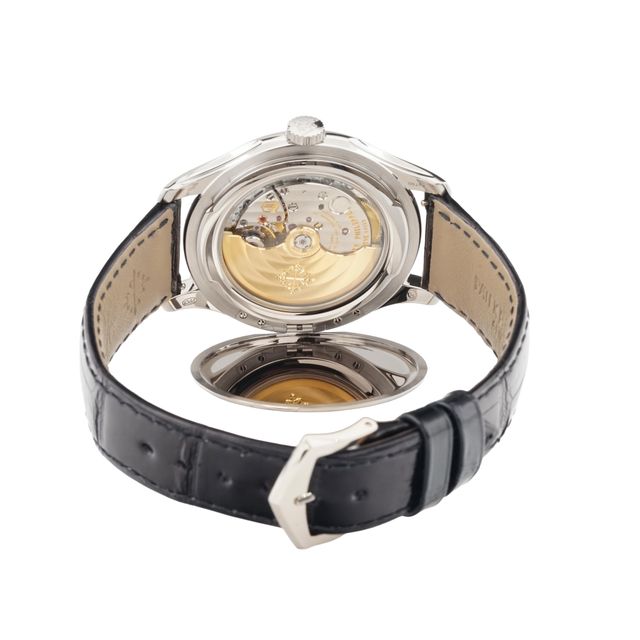 Patek Philippe Calatrava 5227G-010 Image 5